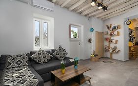 Milos Guesthouse